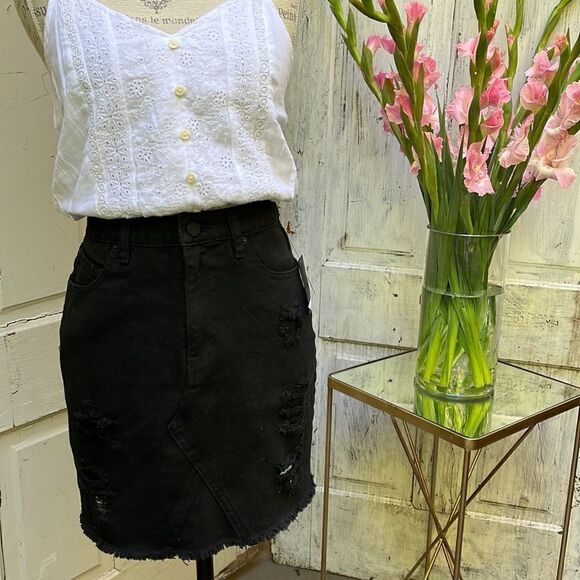 VOLCOM MINI SKIRT, NWT SIZE S 4/6 - Picture 1 of 7